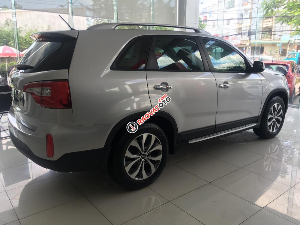 Cần bán Kia Sorento GAT đời 2017, màu bạc, giá ưu đãi hấp dẫn-2