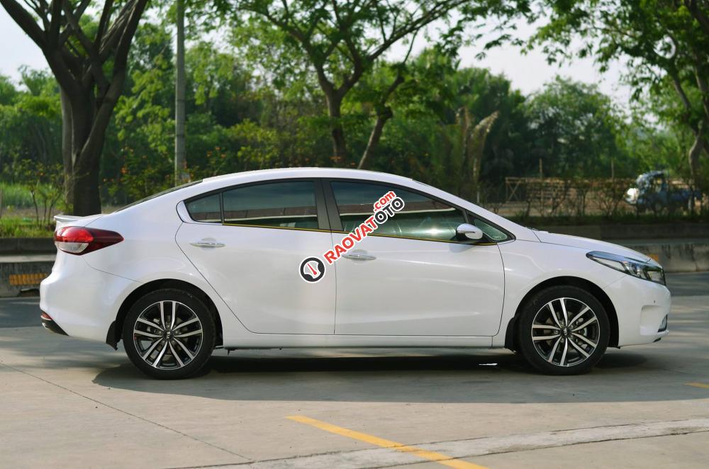 Kia Cerato 2.0AT, full option 2017, màu trắng, mới 100%-2