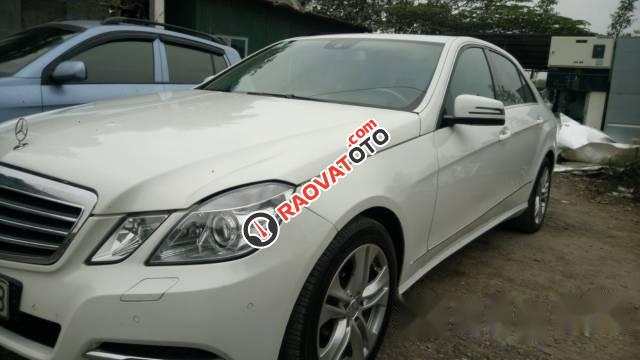 Bán Mercedes E250 đời 2011, màu trắng-0