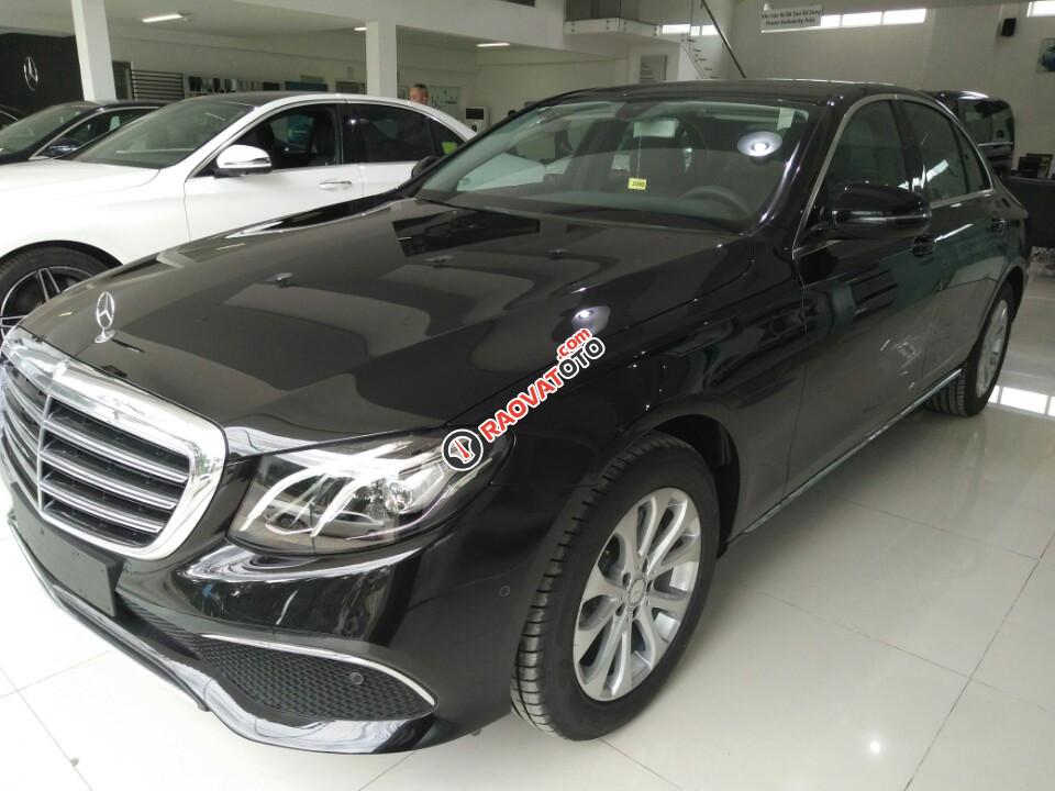 Bán xe Mercedes E200 đời 2017, có đủ màu, giao ngay, giá khuyến mãi cực tốt-0