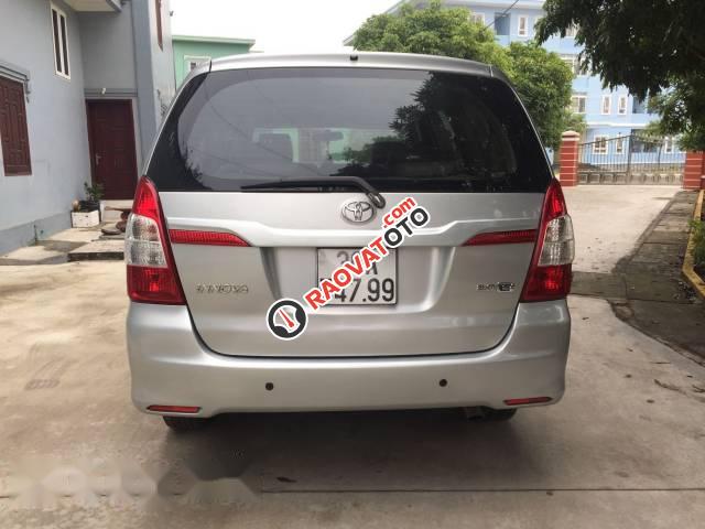 Bán Toyota Innova đời 2015, màu bạc-3