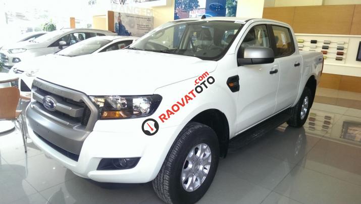 Bán ô tô Ford Ranger XLS MT năm 2017, màu trắng, xe nhập, giá 652tr-3