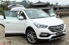 Bán xe Hyundai Santa Fe đời 2017, màu trắng, xe nhập, giá 898tr-0