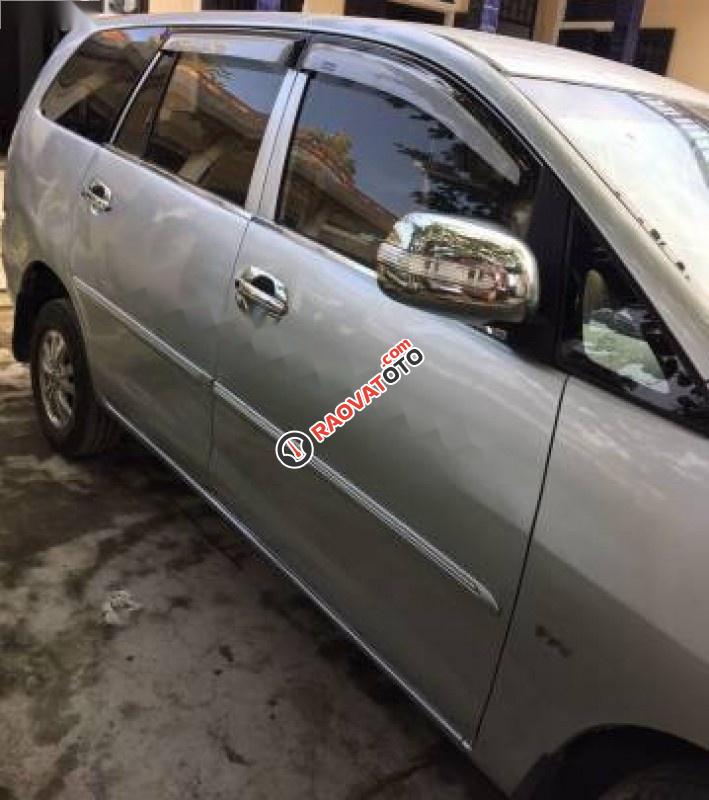 Bán Toyota Innova J đời 2008, màu bạc, giá chỉ 270 triệu-0