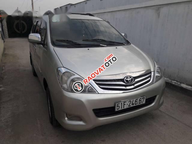 Cần bán lại xe Toyota Innova đời 2008, màu bạc  -0