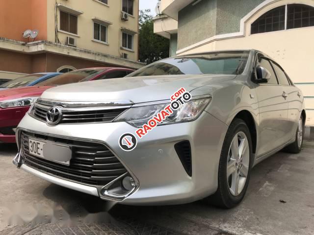 Cần bán Toyota Camry 2.5Q đời 2015, màu bạc số tự động-0