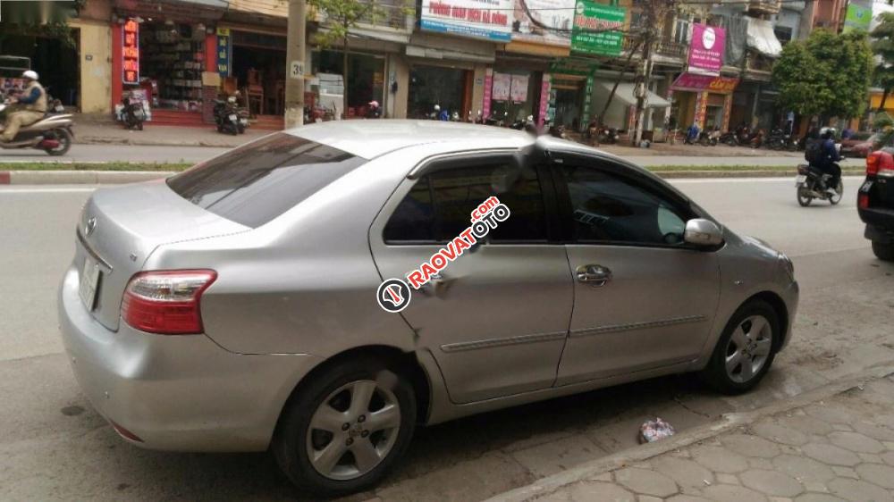 Cần bán Toyota Vios E đời 2010, màu bạc-2