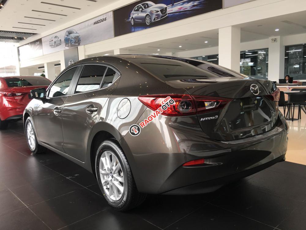 Mazda 3 1.5 sedan đời 2017, hỗ trợ vay trả góp, ưu đãi và quà tặng- LH MS. Dung 0977.759.946-5