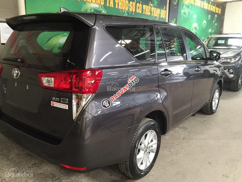 Toyota Tân Cảng- Innova 2.0E số sàn 2018, xe giao trong tháng giảm đến 30tr tiền mặt- 0.49%- Hotline 0933000600-3