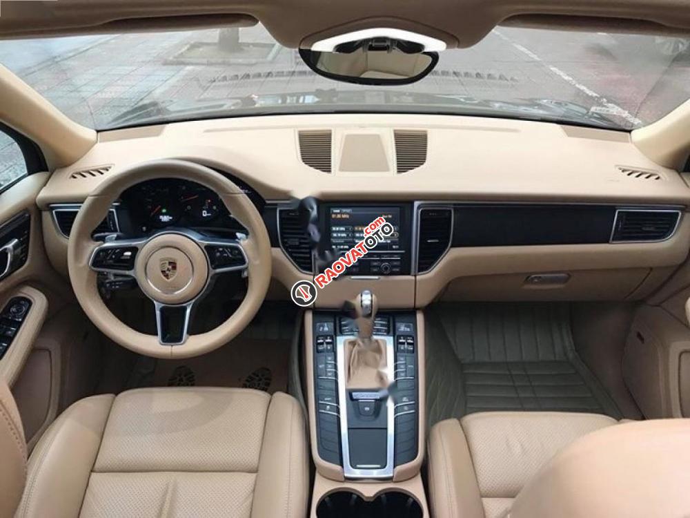 Salon bán Porsche Macan năm 2015, màu đen, nhập khẩu-7