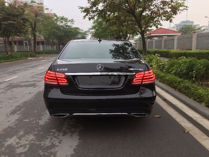 Bán Mercedes E250 đời 2013, màu đen, nhập khẩu nguyên chiếc-5