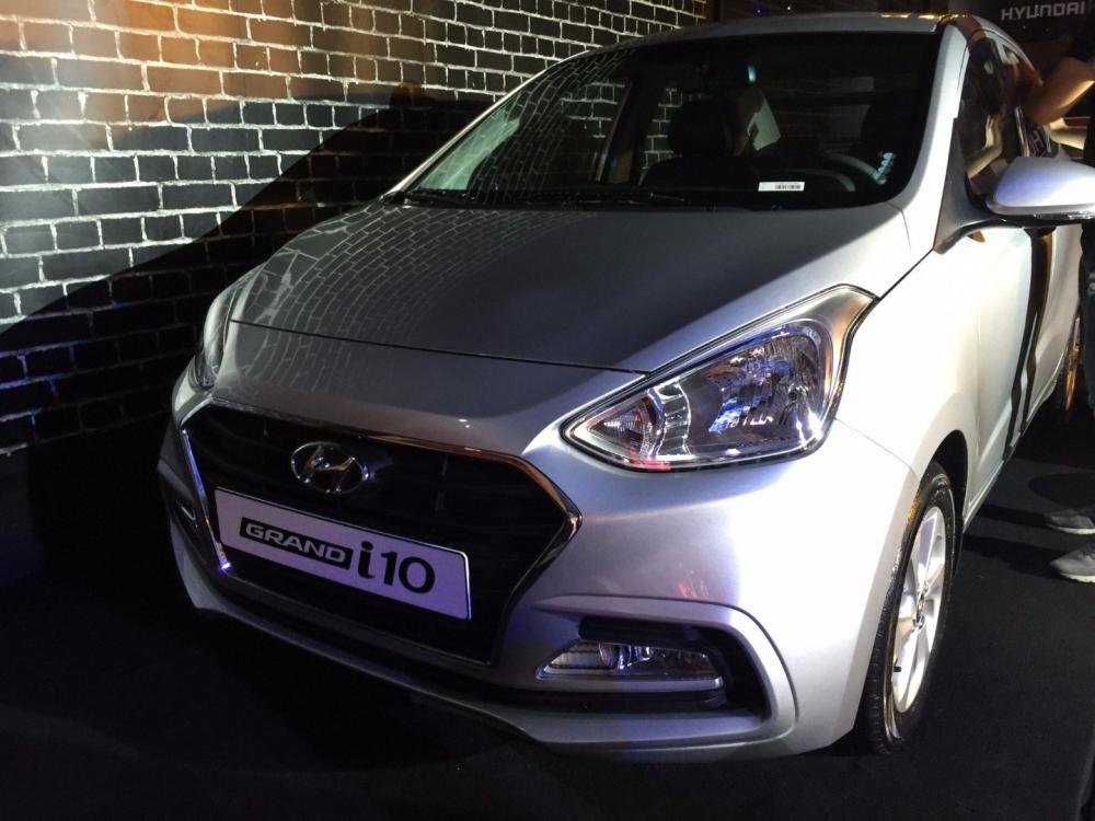 Bán Hyundai Grand i10 đời 2017, màu đỏ, nhập khẩu  -6