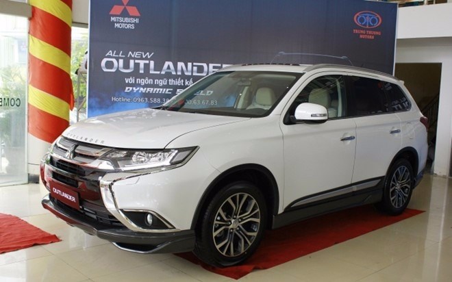 Bán xe Mitsubishi Outlander năm 2016, màu trắng, nhập khẩu chính hãng-0