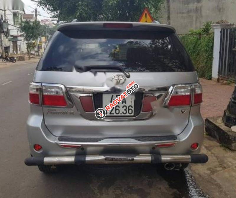 Cần bán lại xe Toyota Fortuner 2.7V 4x4 AT đời 2010, màu bạc xe gia đình giá cạnh tranh-3