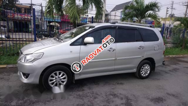 Bán xe Toyota Innova năm 2012, màu bạc-2