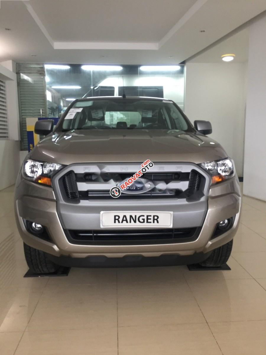 Bán ô tô Ford Ranger XLS 2.2L 4x2 AT đời 2017, nhập khẩu nguyên chiếc-1