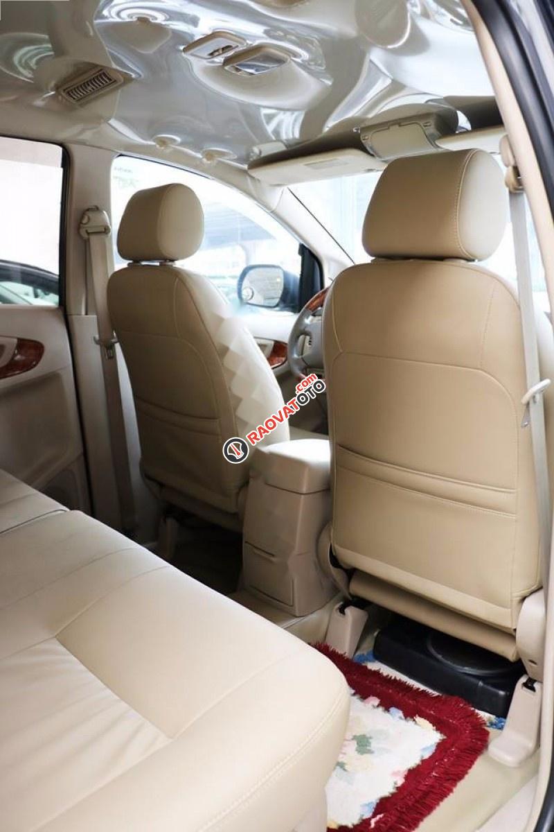 Cần bán gấp Toyota Innova G đời 2007, màu bạc chính chủ-0