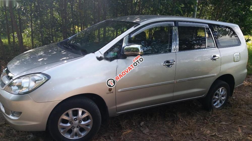 Bán Toyota Innova 2008, màu bạc xe gia đình-0