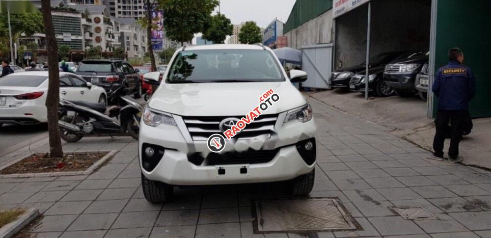 Cần bán lại xe Toyota Fortuner 2.4G 4x2 MT đời 2017, màu trắng, nhập khẩu-1