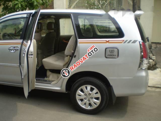 Bán xe Toyota Innova 2.0G đời 2009, màu bạc như mới, 380tr-1