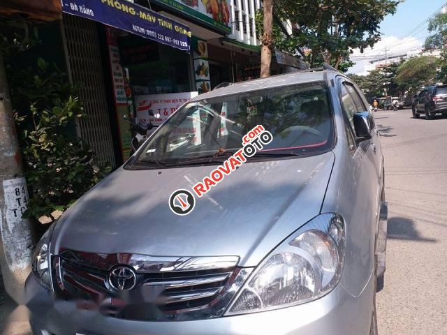 Bán xe Toyota Innova năm 2011, màu bạc-0