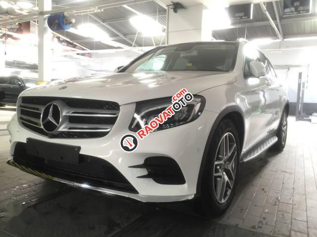 Bán Mercedes GLC300 AMG 2017, màu trắng-0