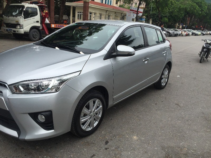 Bán Toyota Yaris 1.5 G sản xuất 2017, màu bạc, nhập khẩu-2