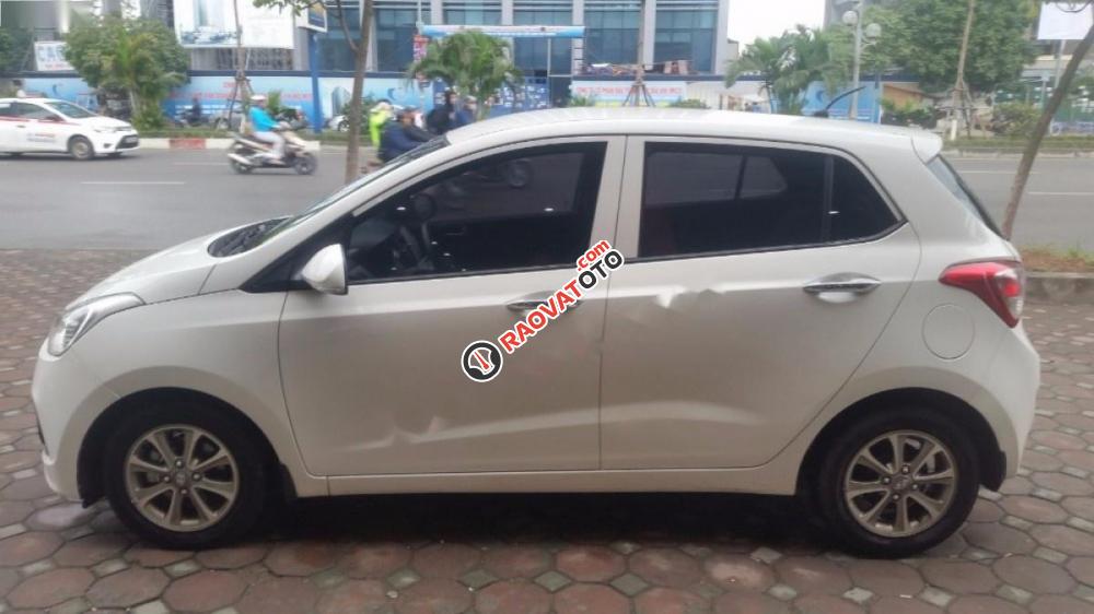 Cần bán gấp Hyundai Grand i10 1.0 MT 2015, màu bạc, nhập khẩu chính chủ-1