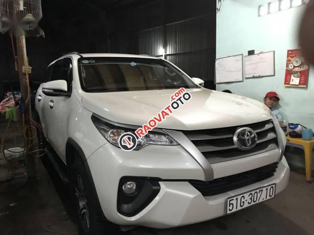 Bán xe Toyota Fortuner đời 2017, màu trắng chính chủ-0