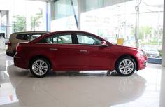 Bán xe Chevrolet Cruze 2017, màu đỏ, 525tr-0