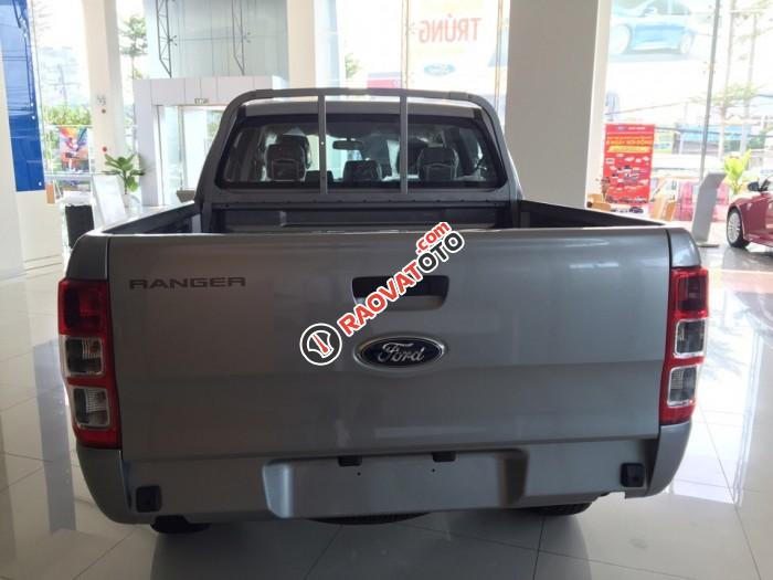 Bán xe Ford Cao Bằng giá rẻ với Ranger XL 2 cầu số sàn màu bạc, hỗ trợ trả góp 80%, lãi suất 0.6%/ tháng-5