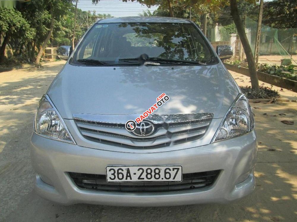 Bán ô tô Toyota Innova 2.0G đời 2010, màu bạc chính chủ-7