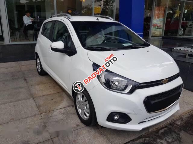 Bán xe Chevrolet Spark năm 2017, màu trắng-2