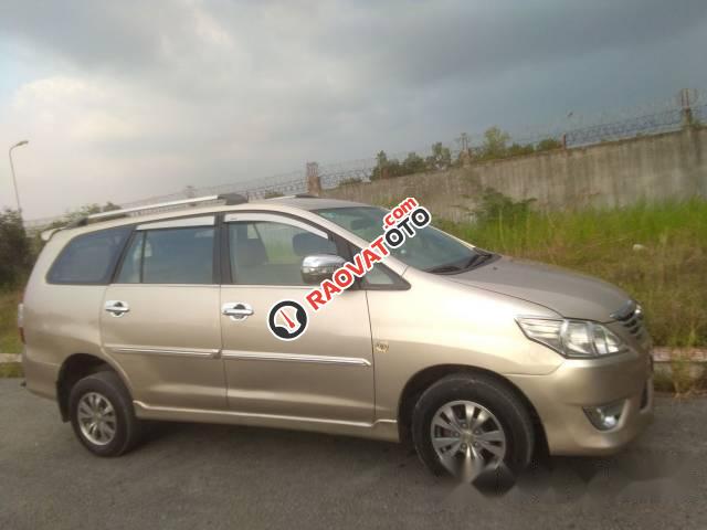 Bán gấp Toyota Innova J đời 2008, giá tốt-3