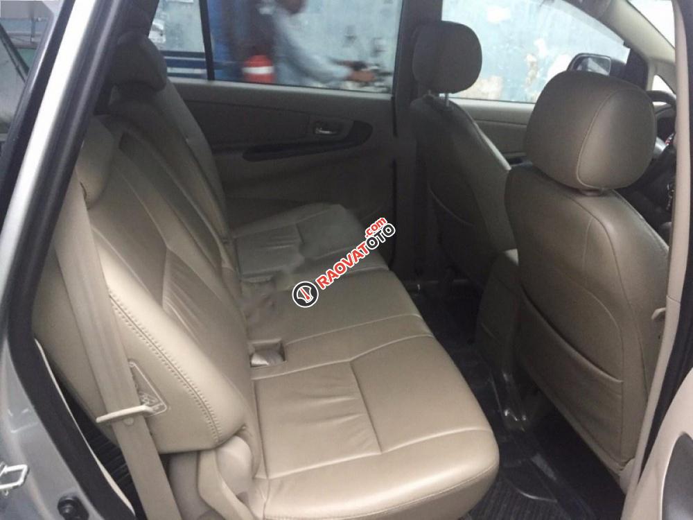 Bán Toyota Innova 2.0E năm 2016, màu bạc, nhập khẩu như mới-7