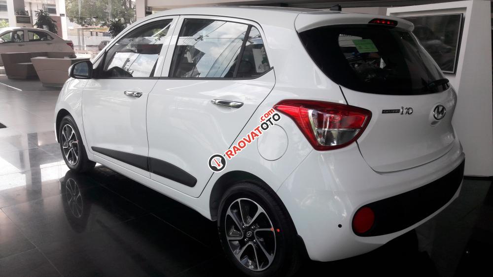 Trả trước 90 triệu nhận ngay Hyundai Grand i10 1.0MT 5 cửa màu trắng, hỗ trợ 100% giá trị xe, lãi suất cố định-1