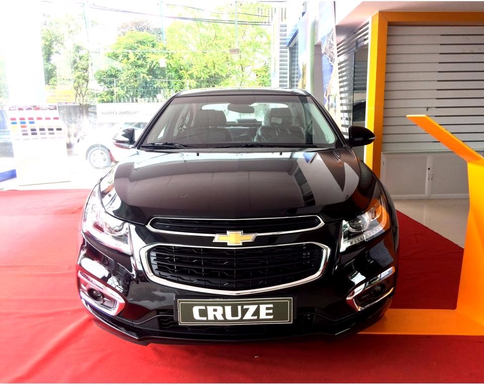 Bán Chevrolet Cruze đời 2017, màu đen, xe nhập-1