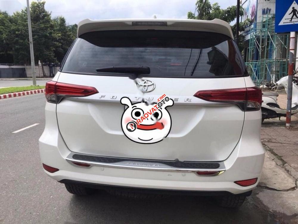 Bán Toyota Fortuner 2.4G 4x2 MT đời 2017, màu trắng, nhập khẩu nguyên chiếc-2