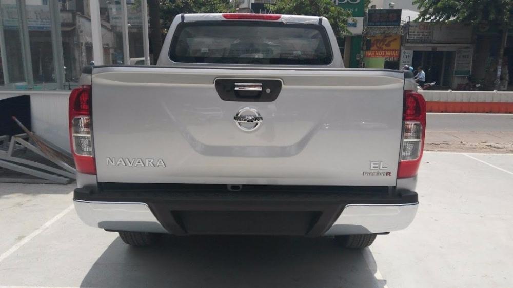 Bán xe Nissan Navara đời 2017, màu bạc, nhập khẩu-9