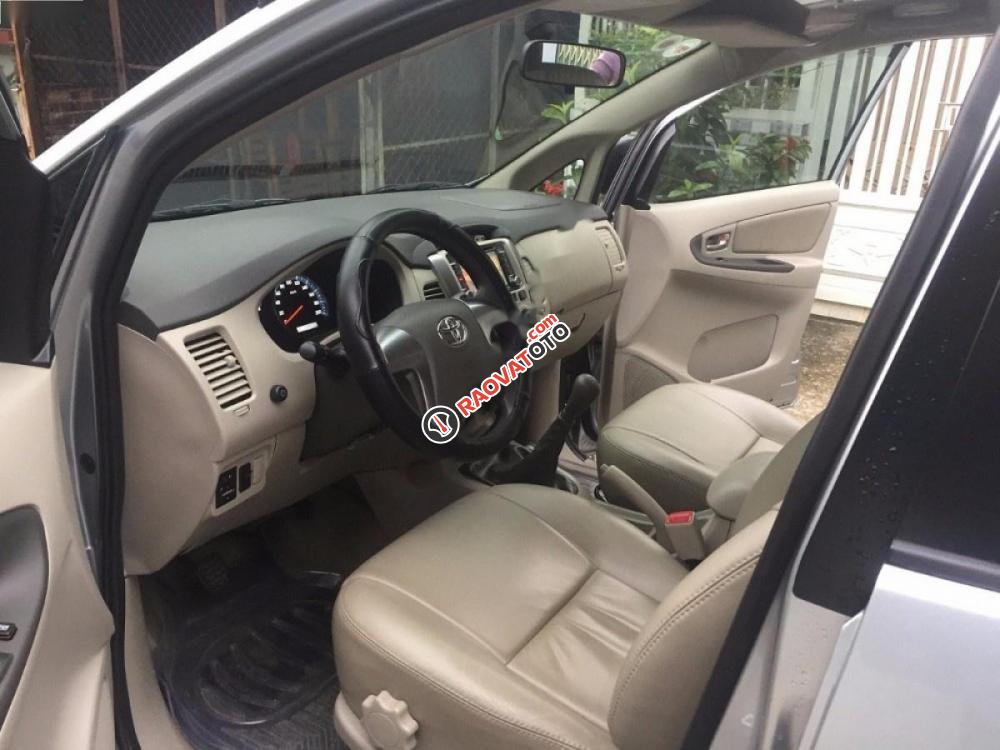 Bán Toyota Innova 2.0E năm 2016, màu bạc, nhập khẩu như mới-4