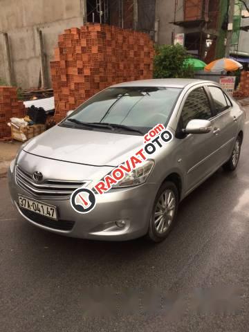 Bán Toyota Vios năm 2012, màu bạc xe gia đình  -0