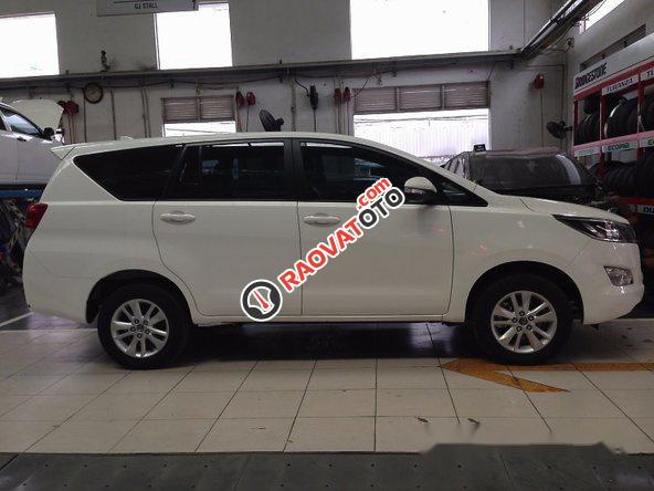 Cần bán xe Toyota Innova 2017, màu trắng-2