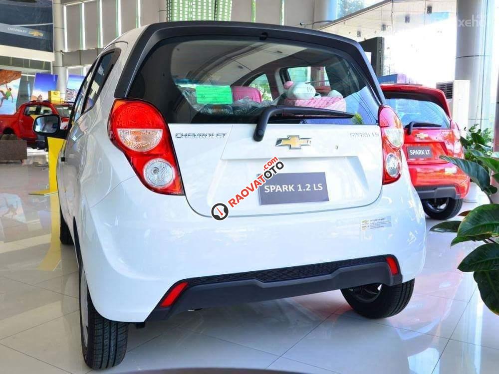 Bán ô tô Chevrolet Spark LS đời 2017, màu trắng, nhập khẩu nguyên chiếc, 269tr-3