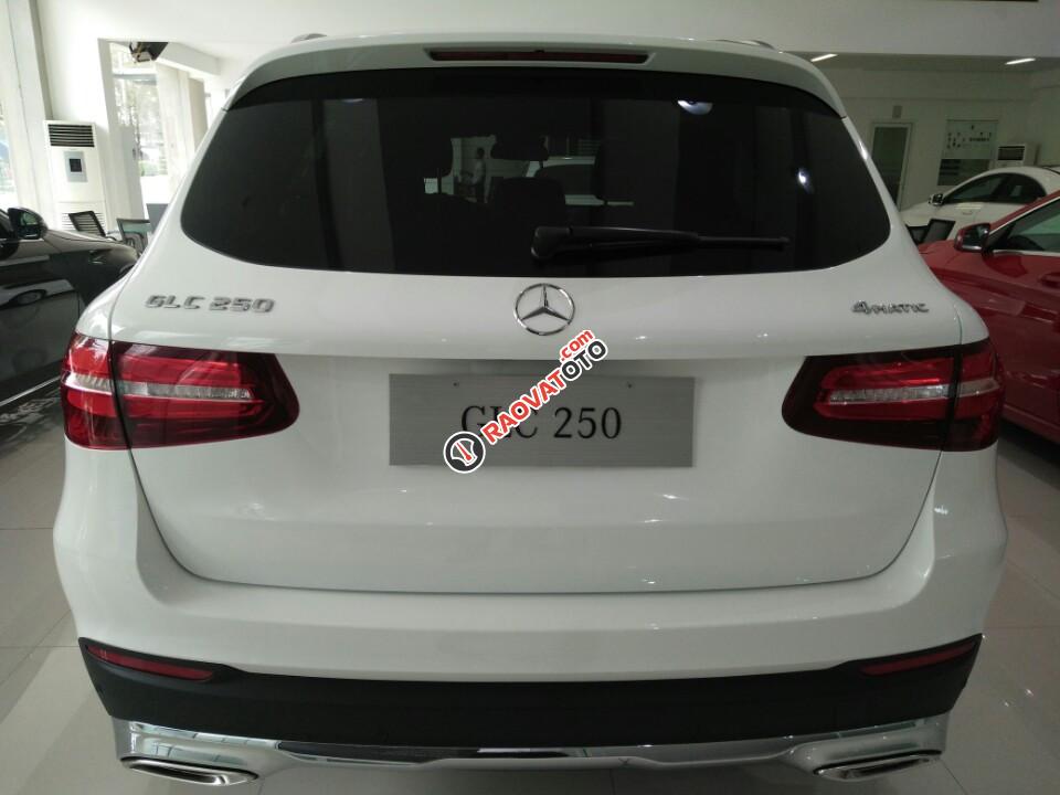 Cần bán xe Mercedes GLC250 4Matic 2018, màu trắng nội thất nâu, giao ngay-5