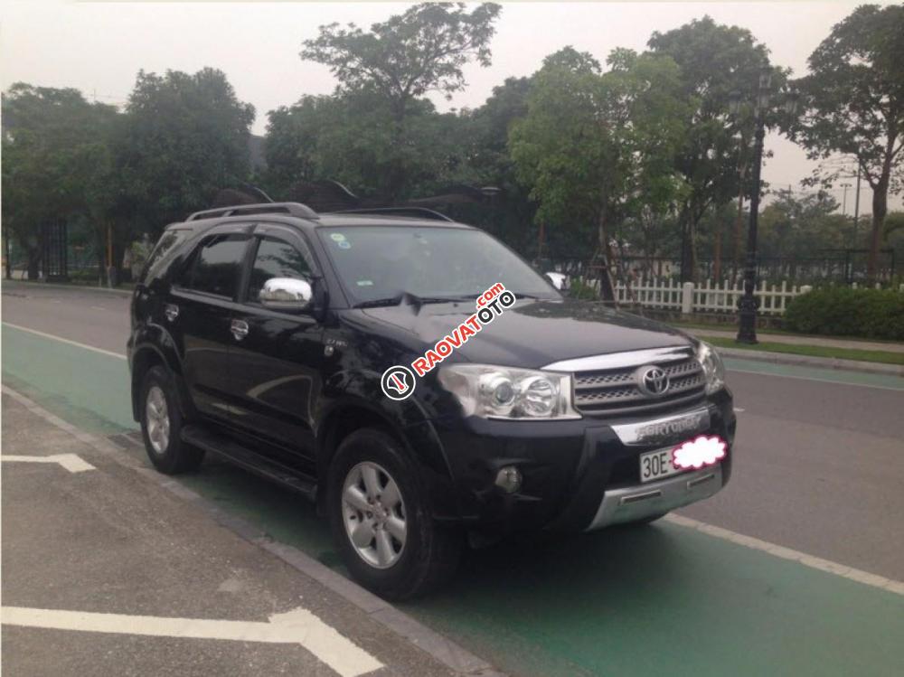 Bán xe Toyota Fortuner 2.7V 4x4 AT sản xuất 2010, màu đen chính chủ giá cạnh tranh-2