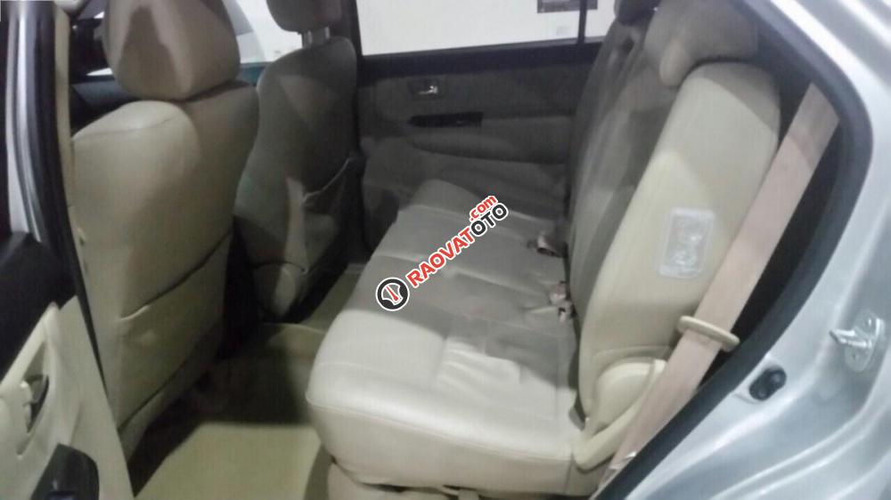 Cần bán lại xe Toyota Fortuner 2.7 AT đời 2015, màu bạc giá cạnh tranh-3