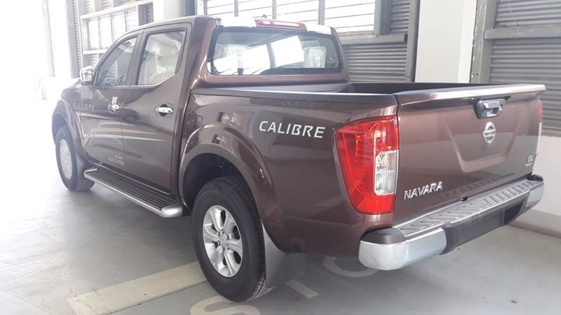 Cần bán Nissan Navara đời 2017, màu nâu, nhập khẩu nguyên chiếc-2