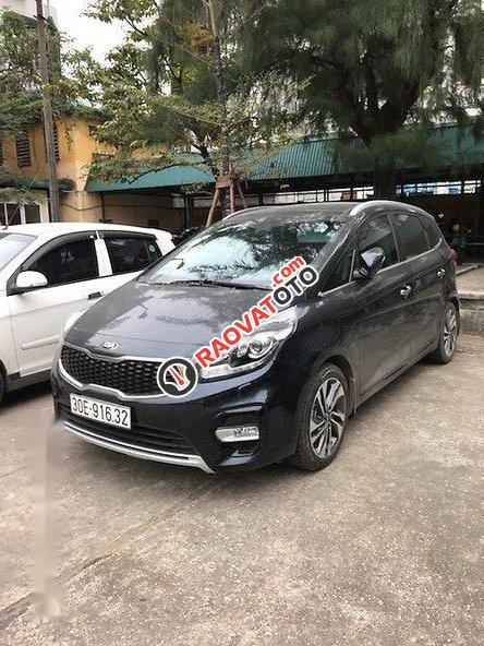 Bán Kia Rondo sản xuất 2017, màu đen xe gia đình, giá 780tr-0