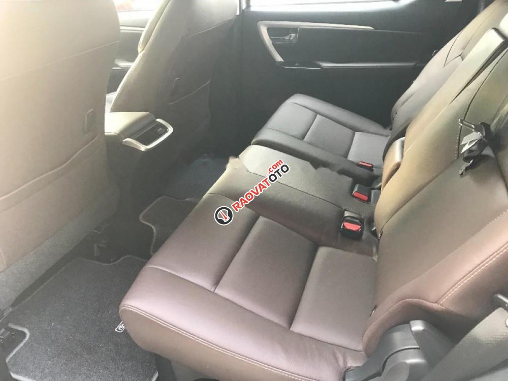 Cần bán Toyota Fortuner 2.7V 4x4 AT sản xuất 2017, màu trắng, nhập khẩu-4