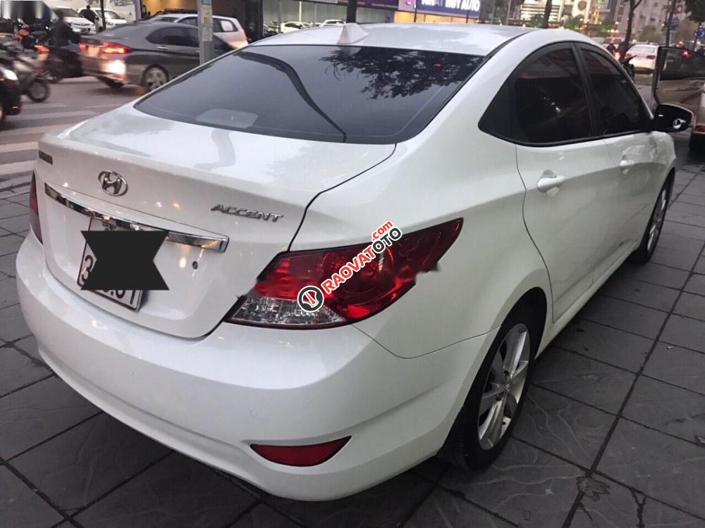 Cần bán xe Hyundai Accent 1.4AT đời 2011, màu trắng, nhập khẩu số tự động-2